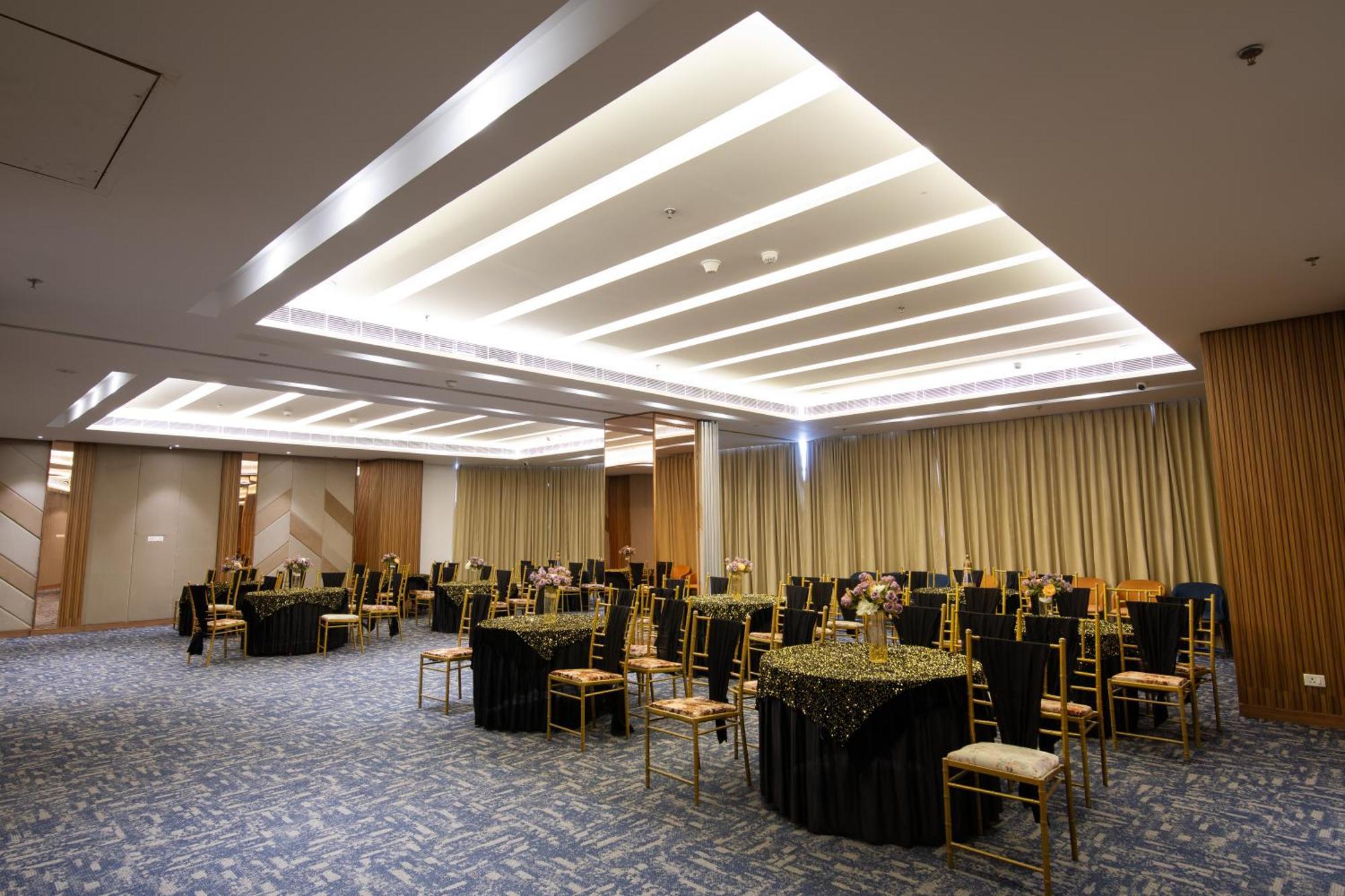 Hometel Alambagh Lucknow - A Sarovar Hotel מראה חיצוני תמונה