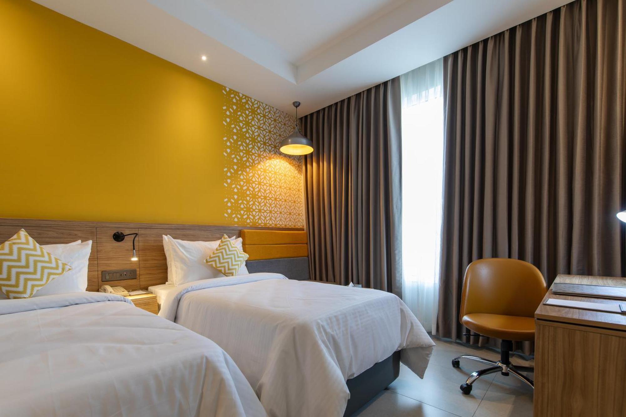 Hometel Alambagh Lucknow - A Sarovar Hotel מראה חיצוני תמונה