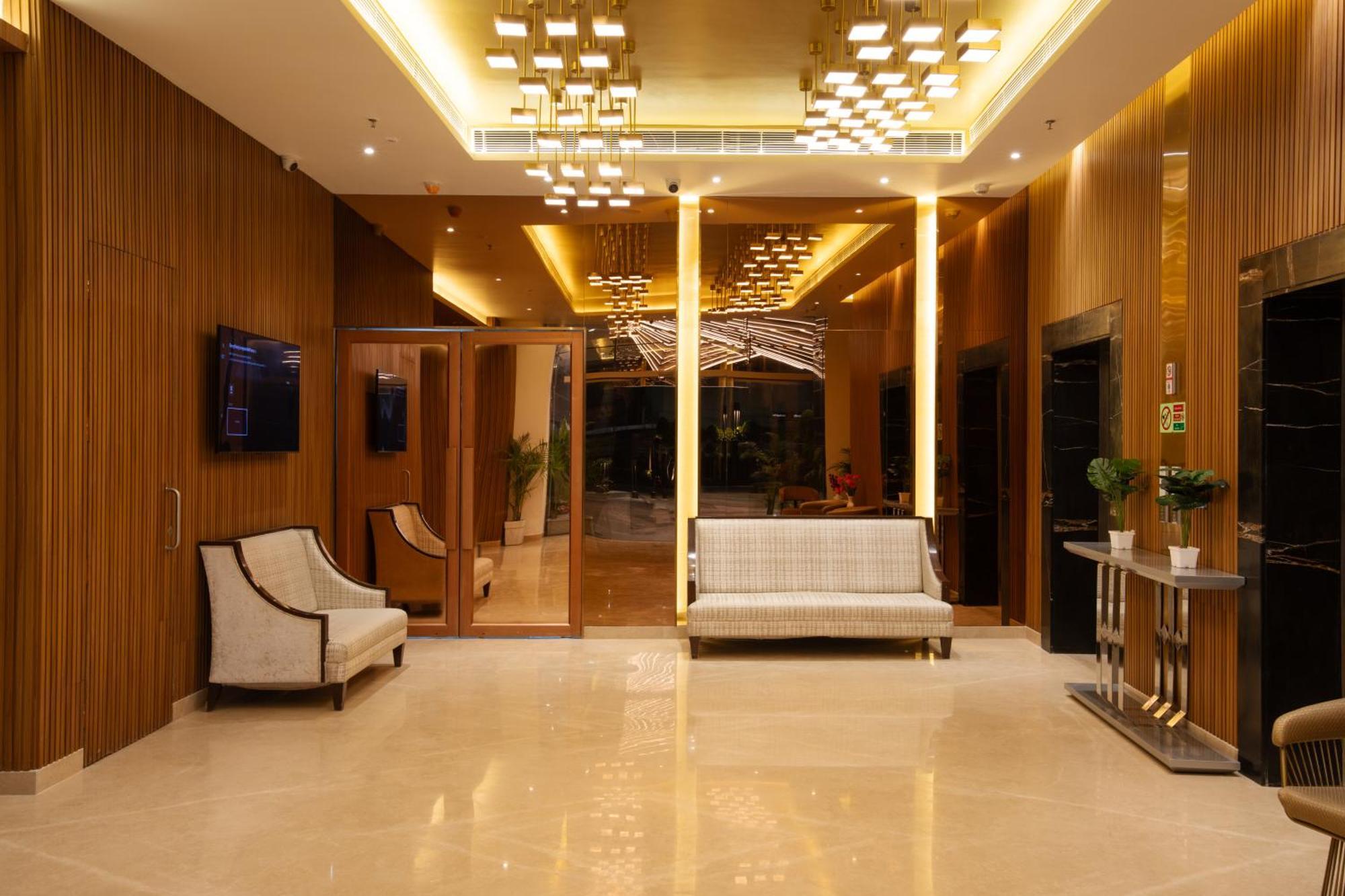 Hometel Alambagh Lucknow - A Sarovar Hotel מראה חיצוני תמונה