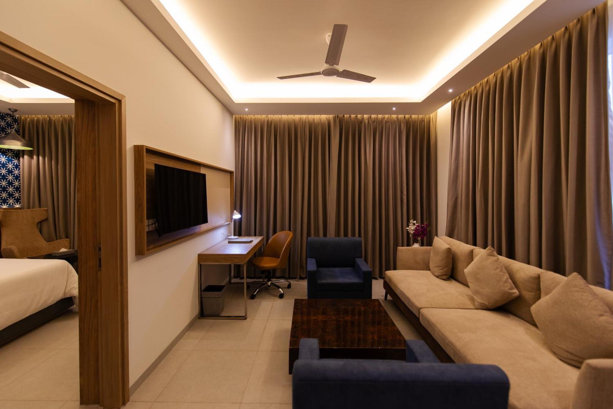 Hometel Alambagh Lucknow - A Sarovar Hotel מראה חיצוני תמונה