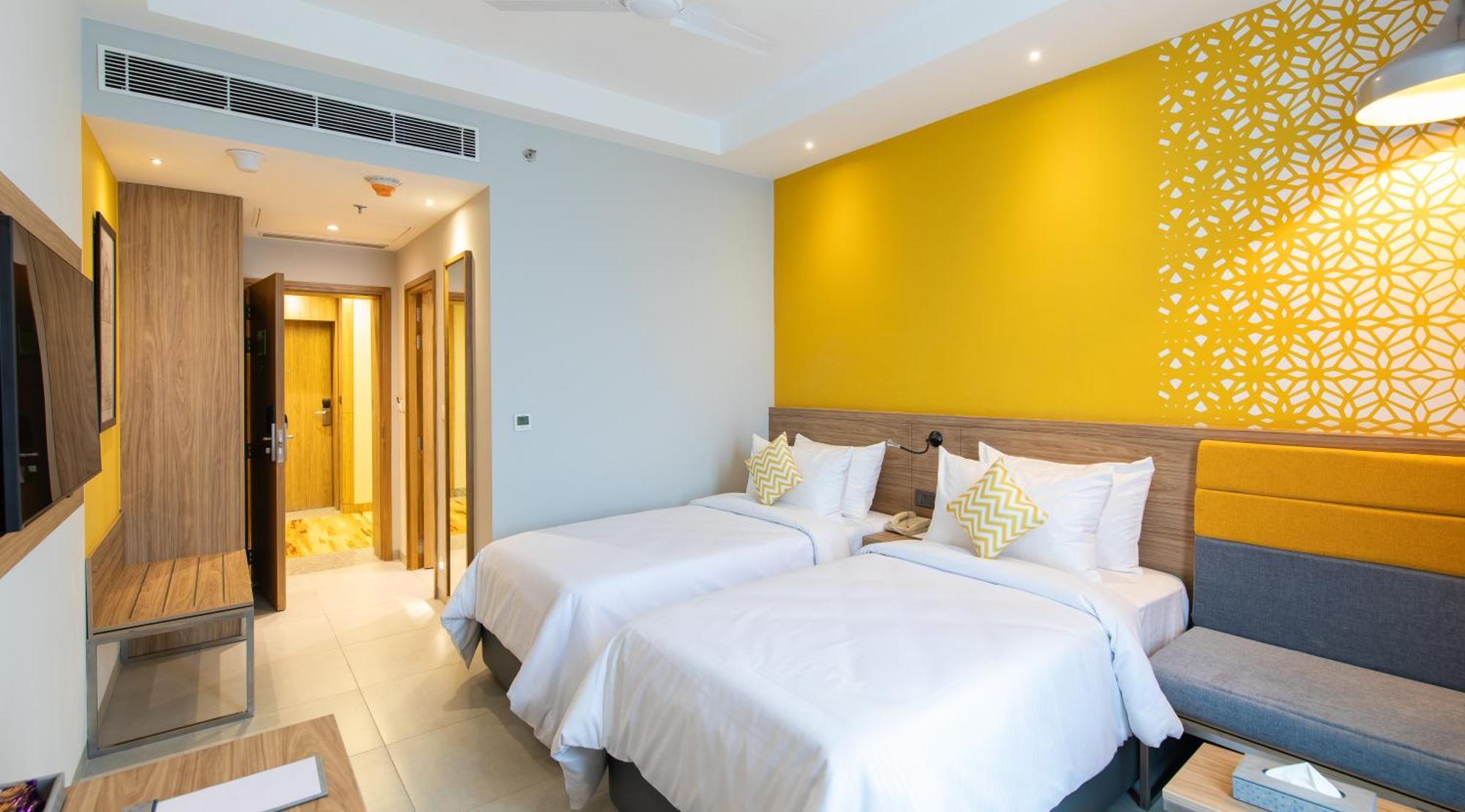 Hometel Alambagh Lucknow - A Sarovar Hotel מראה חיצוני תמונה