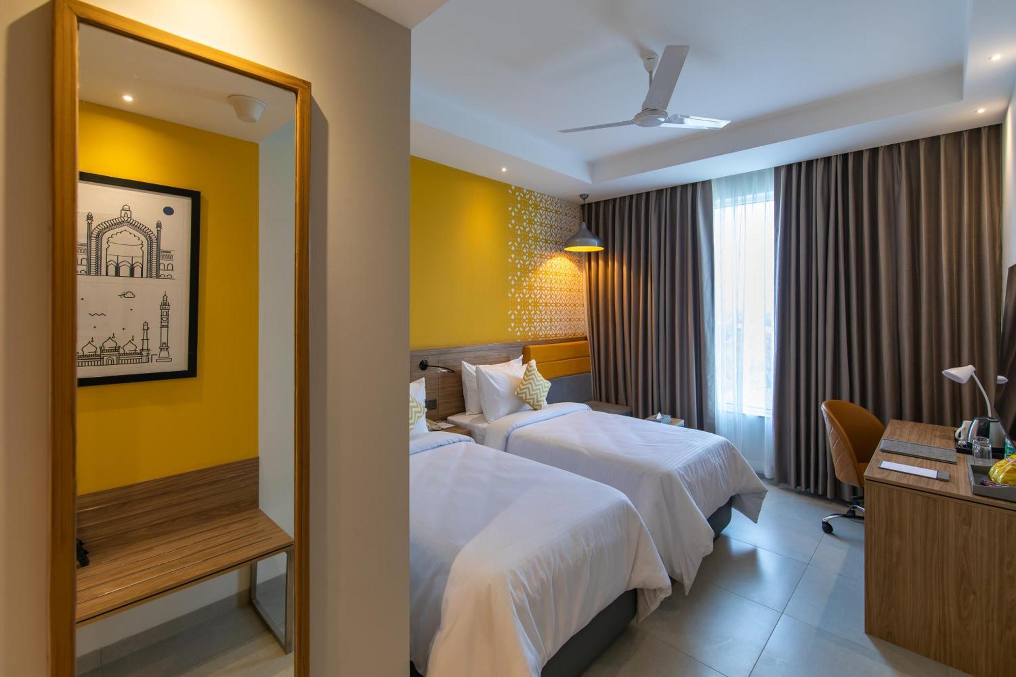 Hometel Alambagh Lucknow - A Sarovar Hotel מראה חיצוני תמונה