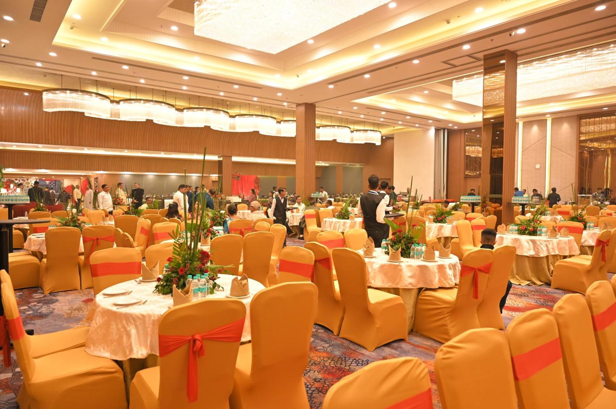 Hometel Alambagh Lucknow - A Sarovar Hotel מראה חיצוני תמונה