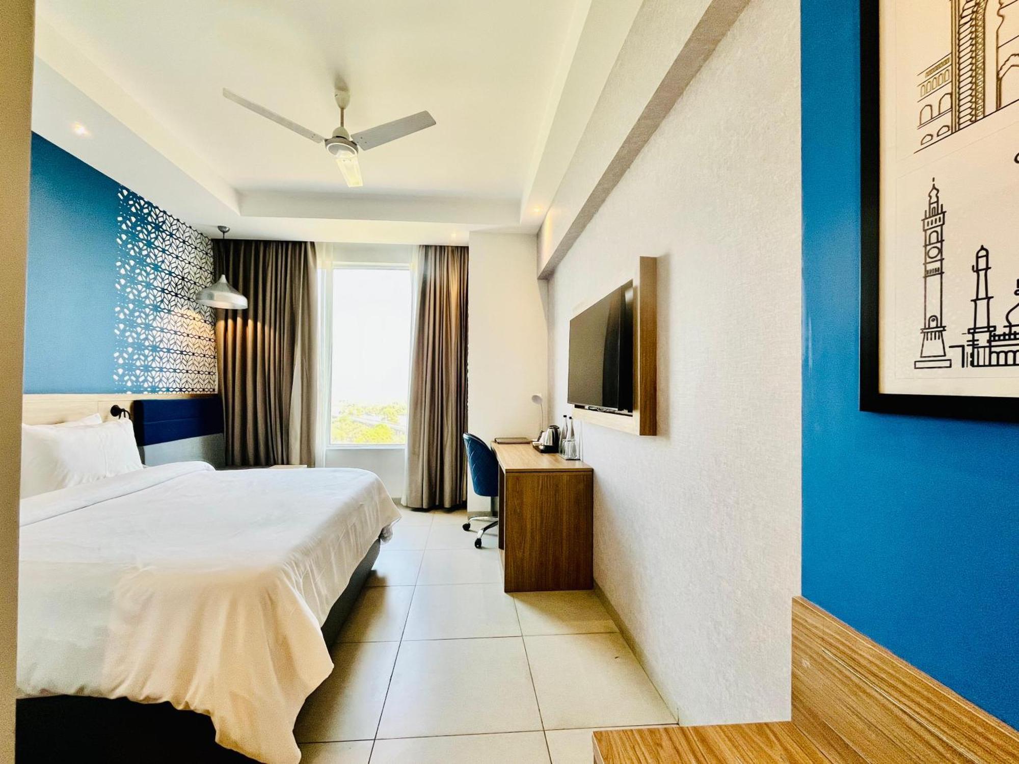 Hometel Alambagh Lucknow - A Sarovar Hotel מראה חיצוני תמונה