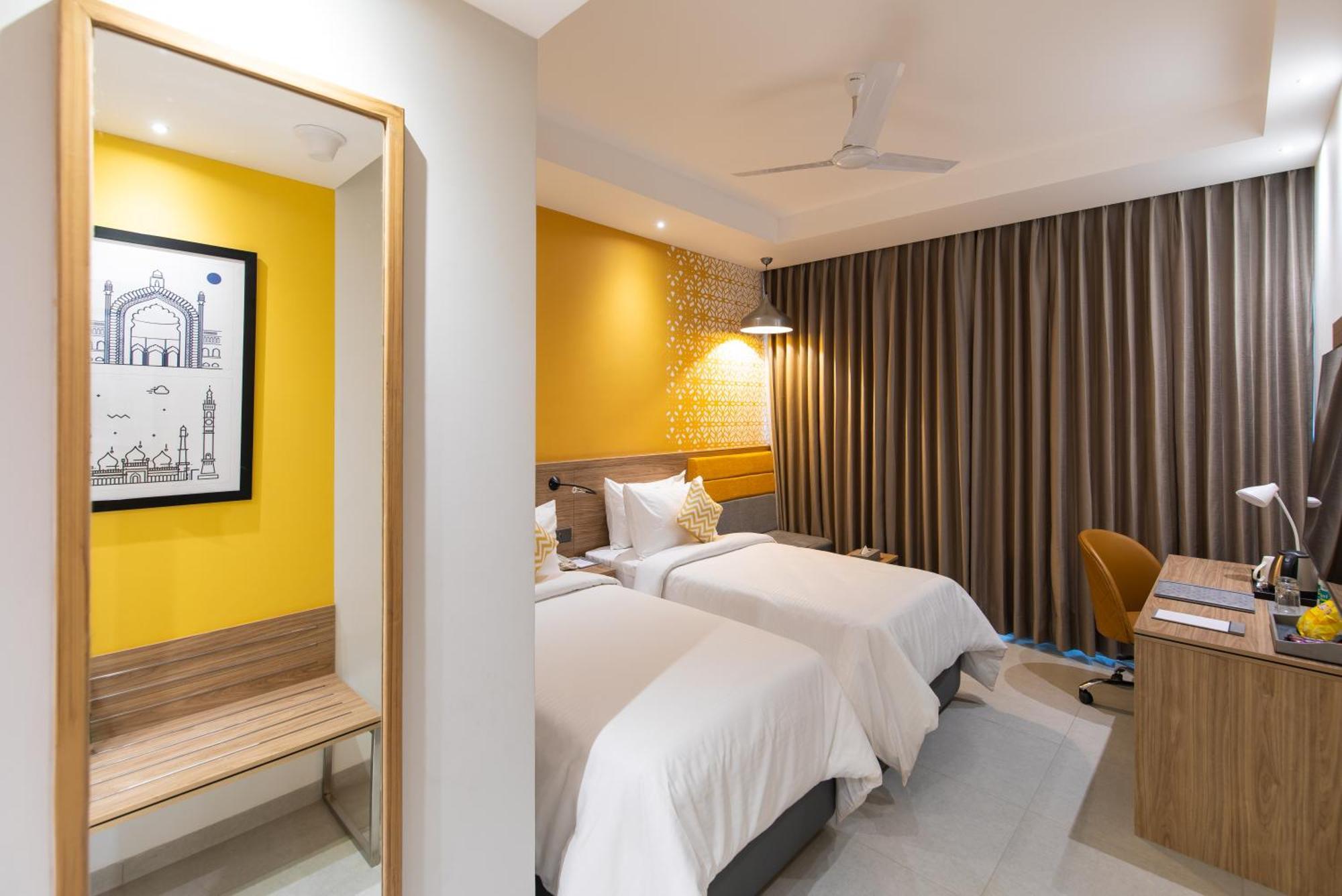 Hometel Alambagh Lucknow - A Sarovar Hotel מראה חיצוני תמונה