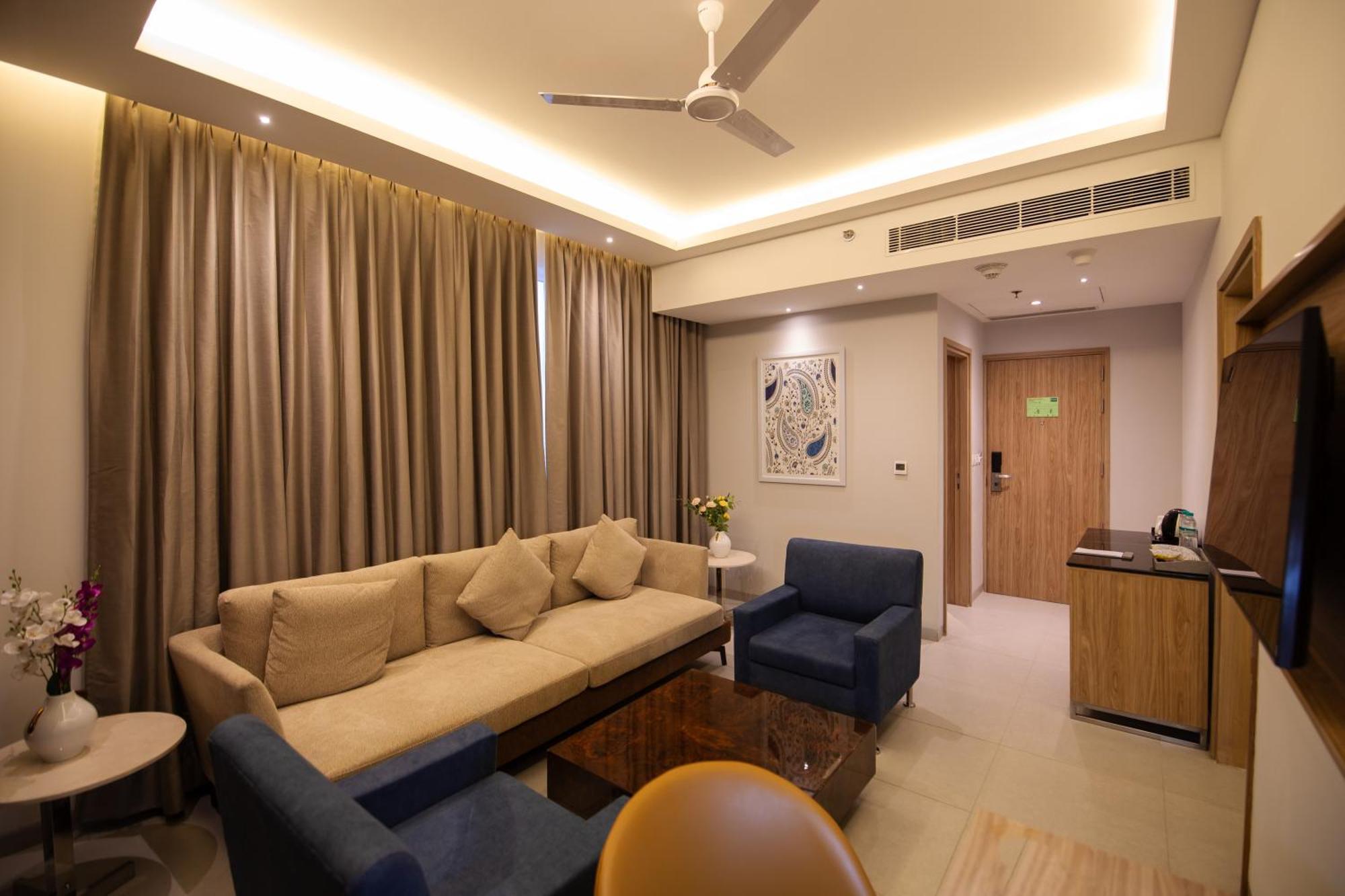 Hometel Alambagh Lucknow - A Sarovar Hotel מראה חיצוני תמונה
